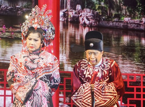 Cải lương không nên quảng bá ở phố đi bộ