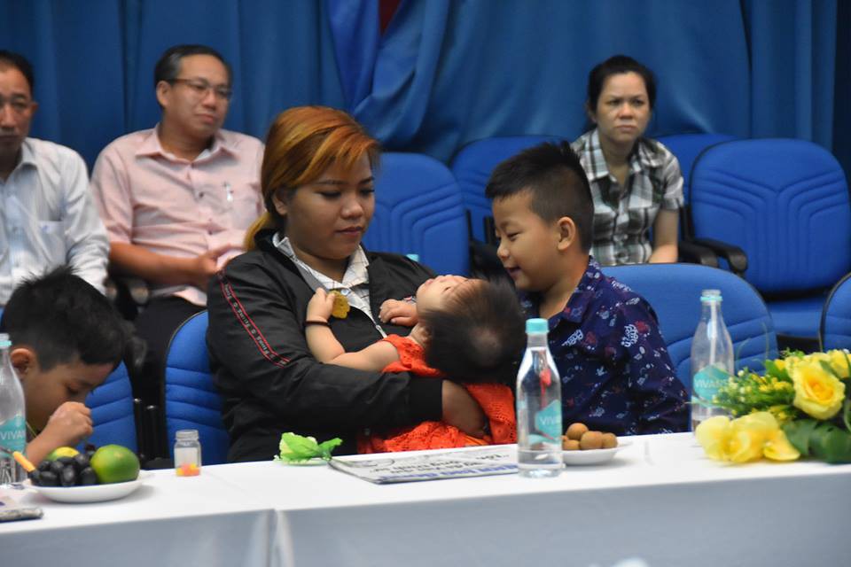 Công bố Quỹ bạn đọc Báo Người Lao Động ủng hộ 3 bé con vợ chồng bị tử nạn ở Bình Dương - Ảnh 4.