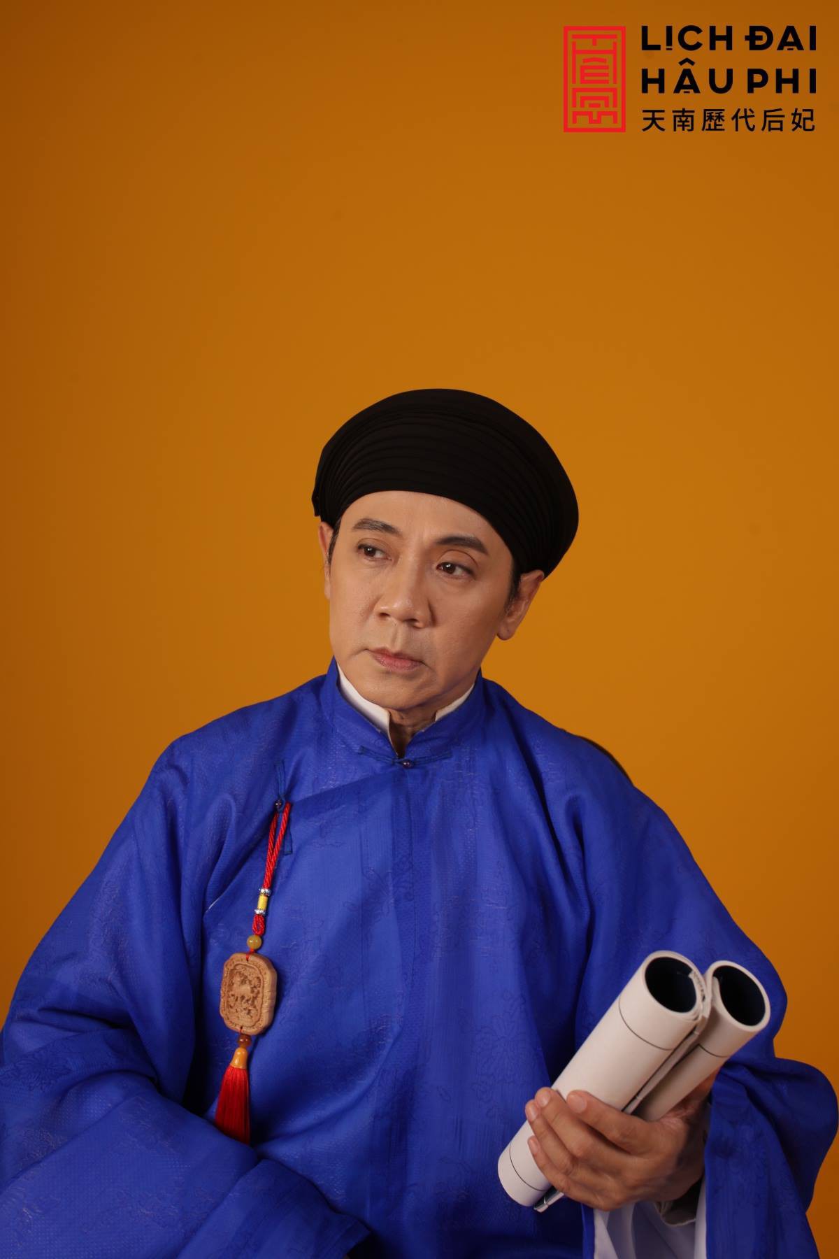 V&acirc;n Trang kh&aacute;c lạ khi h&oacute;a Ho&agrave;ng hậu Lệ Thi&ecirc;n Anh - Ảnh 8.