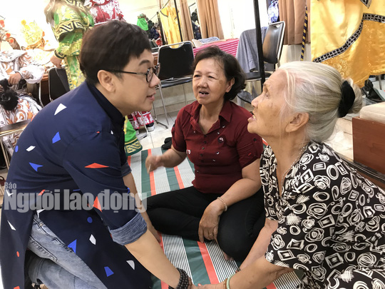 Bộ ba Kim Cương, Th&agrave;nh Lộc, Hữu Ch&acirc;u vui xu&acirc;n tri &acirc;n nghệ sĩ - Ảnh 6.