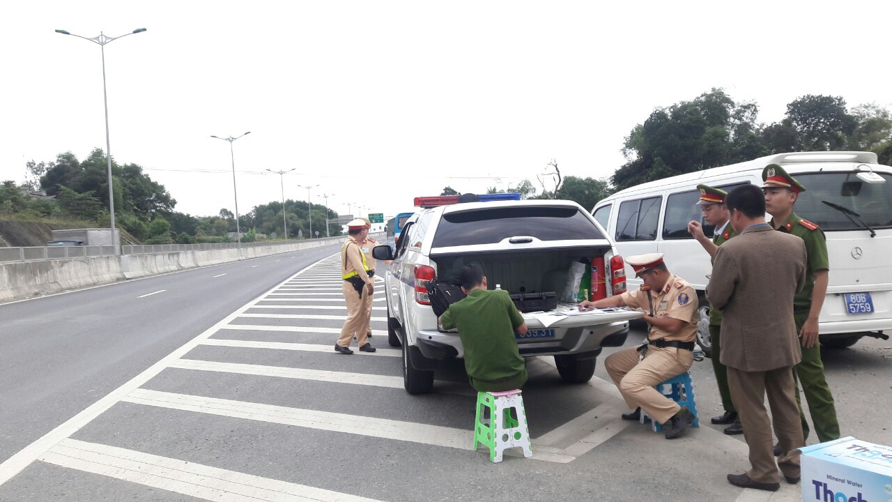 Bị ph&aacute;t hiện dương t&iacute;nh với ma t&uacute;y, t&agrave;i xế xe kh&aacute;ch n&oacute;i que thử hư - Ảnh 2.