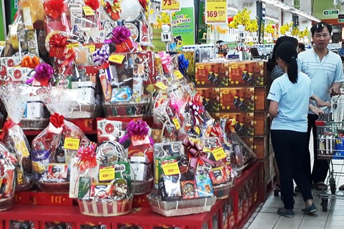 Giỏ quà Tết hút hàng giờ chót