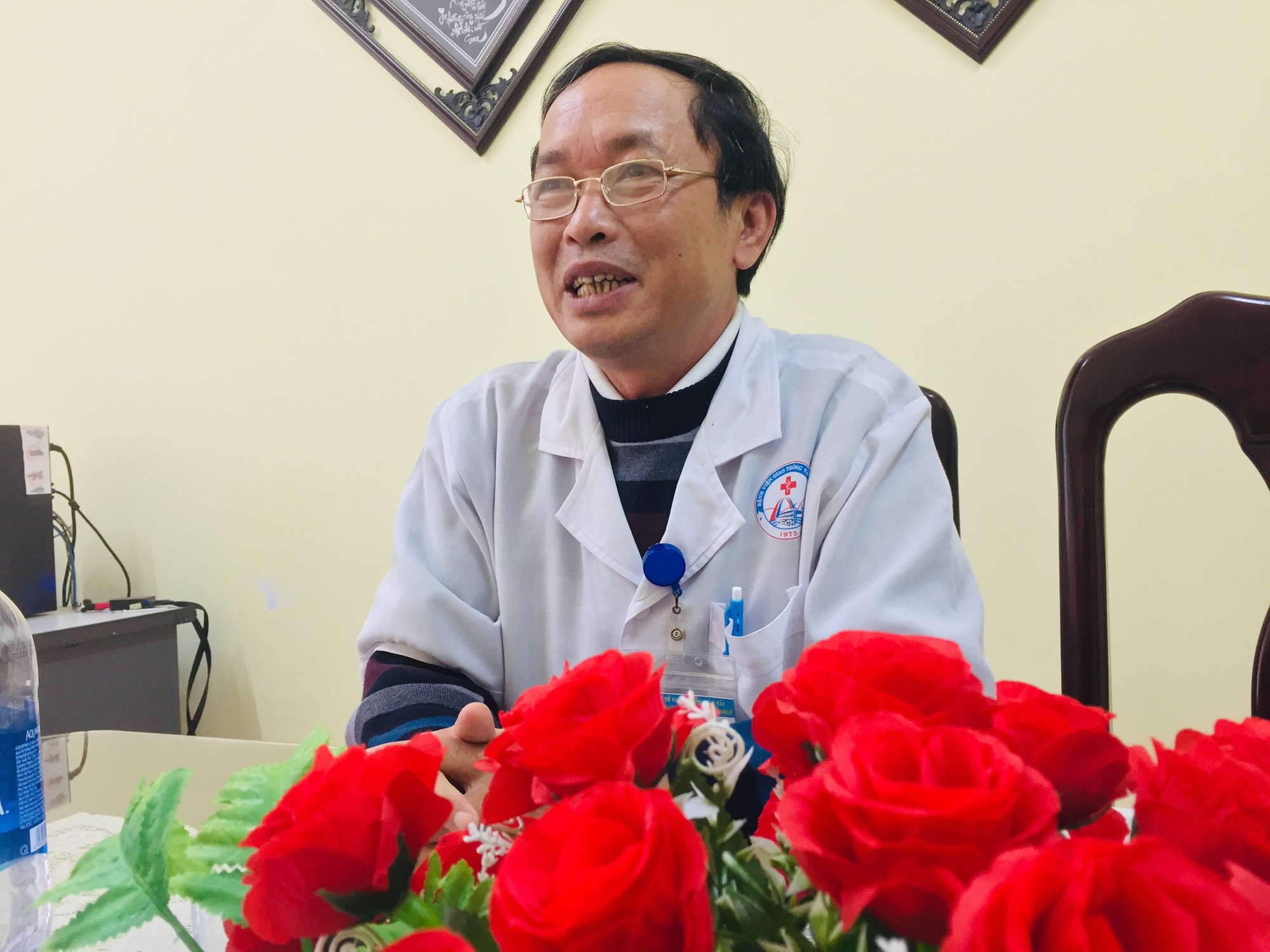 Bệnh viện sa thải h&agrave;ng chục lao động để khắc phục sai s&oacute;t - Ảnh 1.