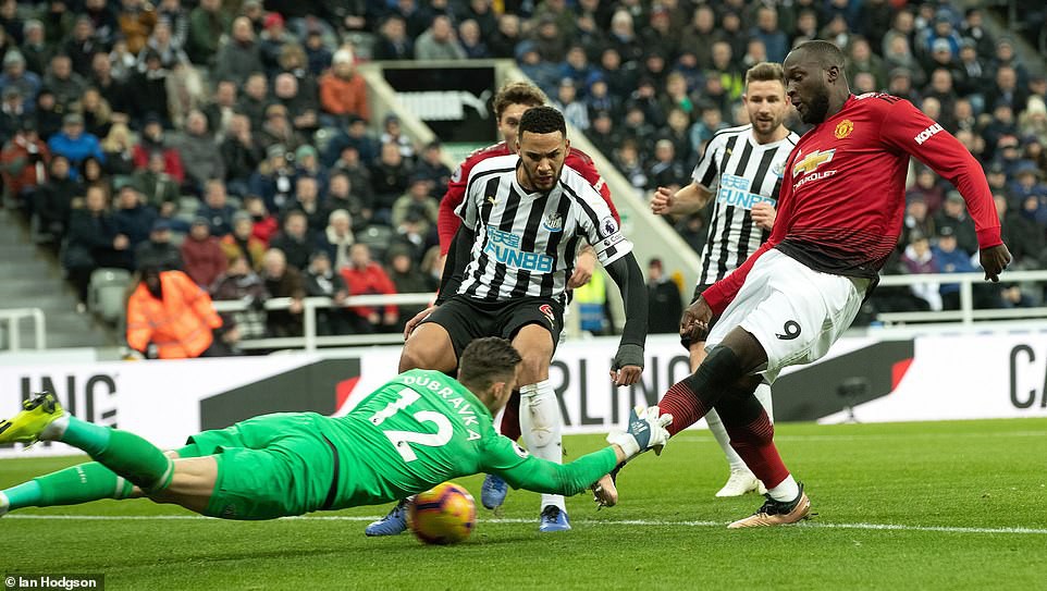 Lukaku, Rashford ghi b&agrave;n, Man United bay cao ở St.James&rsquo; Park - Ảnh 4.