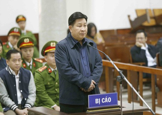 N&oacute;i lời sau c&ugrave;ng, 2 cựu thứ trưởng c&ocirc;ng an c&ugrave;ng n&oacute;i đau x&oacute;t khi đứng trước t&ograve;a - Ảnh 2.