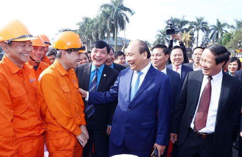 Thủ tướng Nguyễn Xuân Phúc dự "Tết sum vầy" tại Hải Phòng