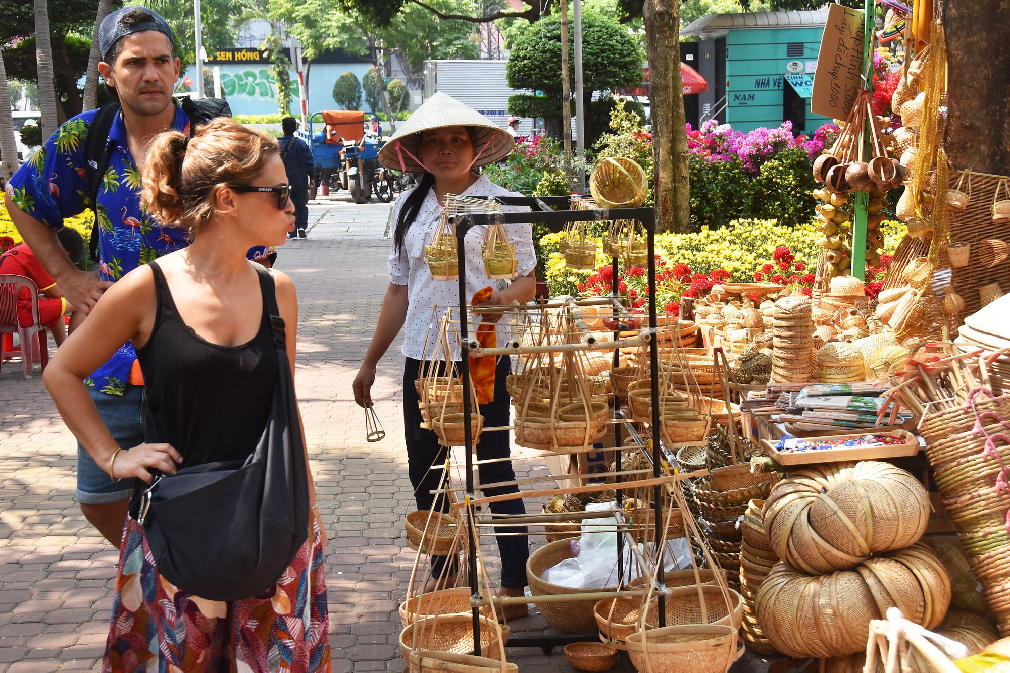 Chợ hoa Tết Bến B&igrave;nh Đ&ocirc;ng ng&agrave;y c&agrave;ng đ&igrave;u hiu d&ugrave; cận Tết - Ảnh 15.