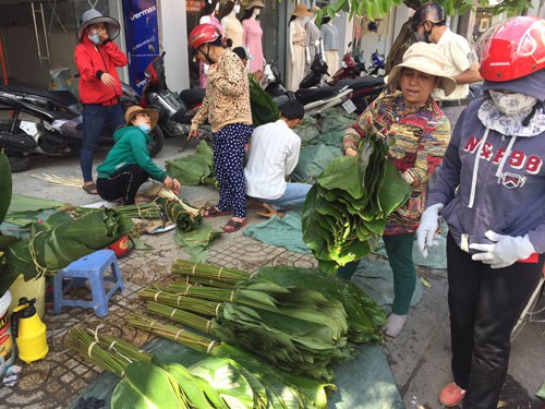 Chợ lá dong chưa sôi động
