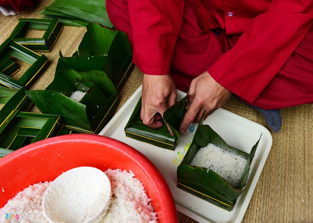 Cảnh g&oacute;i b&aacute;nh kiểu cung đ&igrave;nh xưa ở cố đ&ocirc; Huế - Ảnh 5.