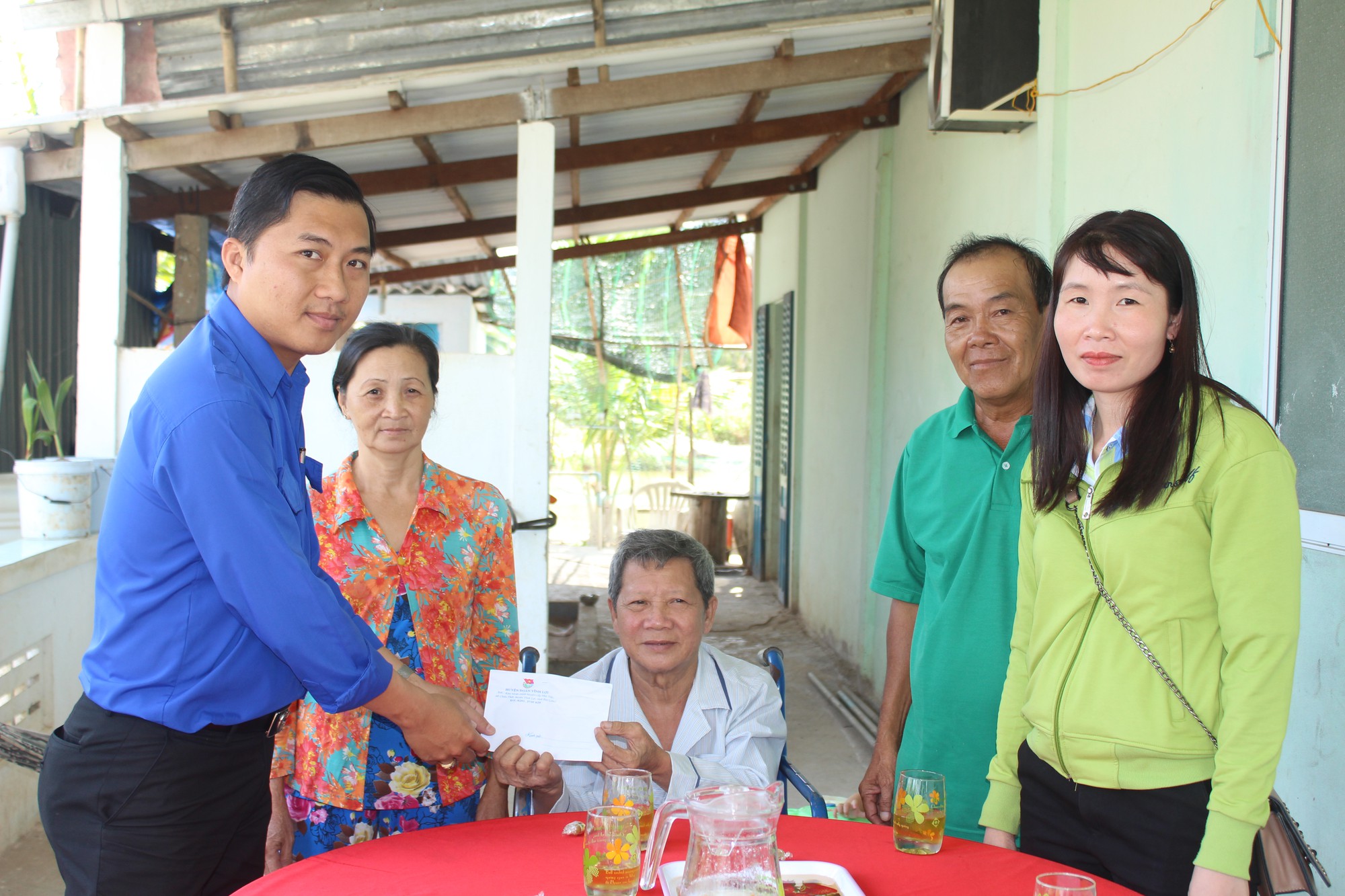 Chương Trình "Xuân nhân ái – Tết yêu thương": Trao tiền hỗ trợ 2 công nhân bị TNLĐ ở Bạc Liêu