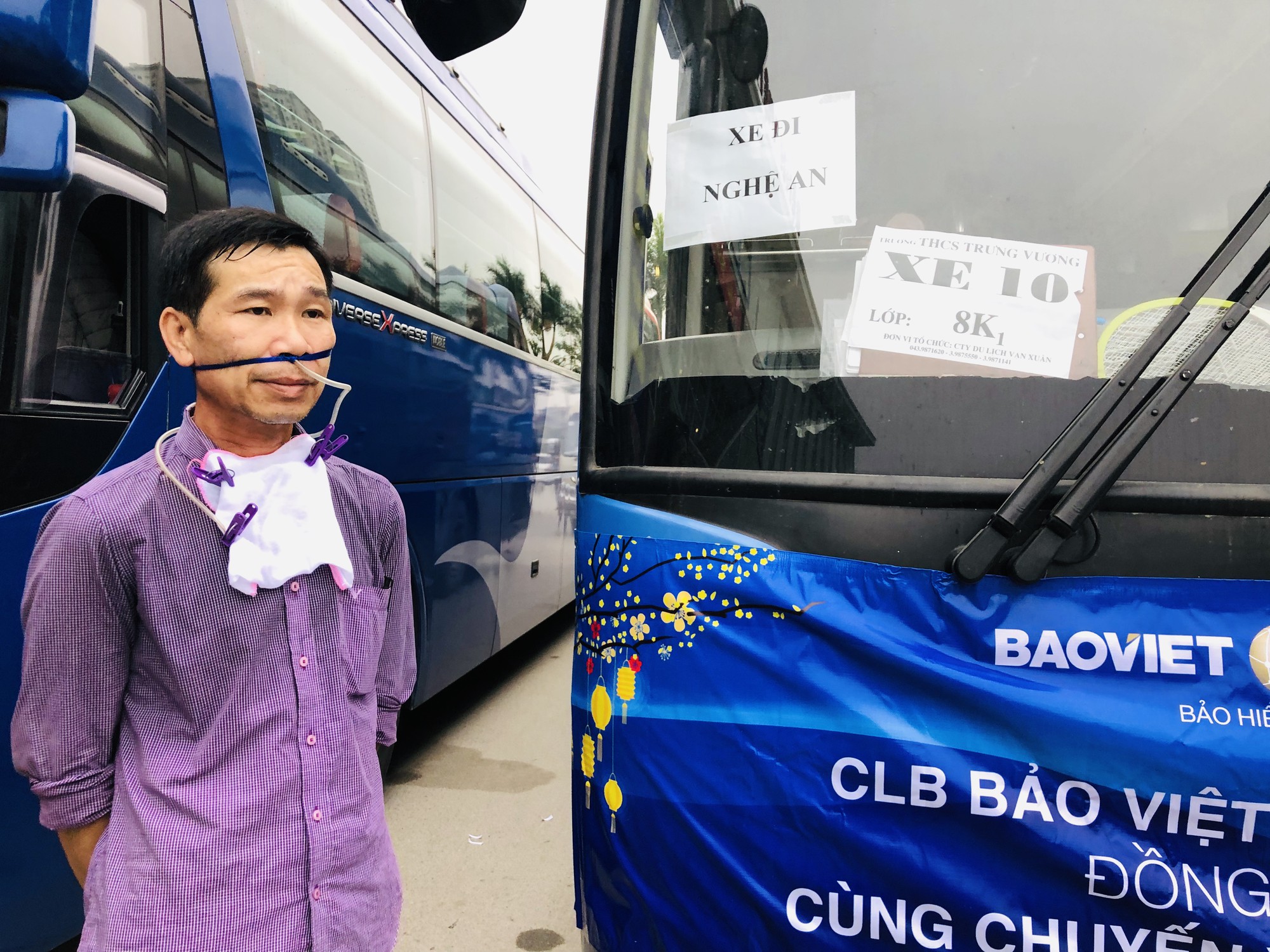 Bệnh nh&acirc;n v&agrave; b&aacute;c sĩ song ca trước khi l&ecirc;n chuyến xe y&ecirc;u thương về ăn Tết - Ảnh 6.