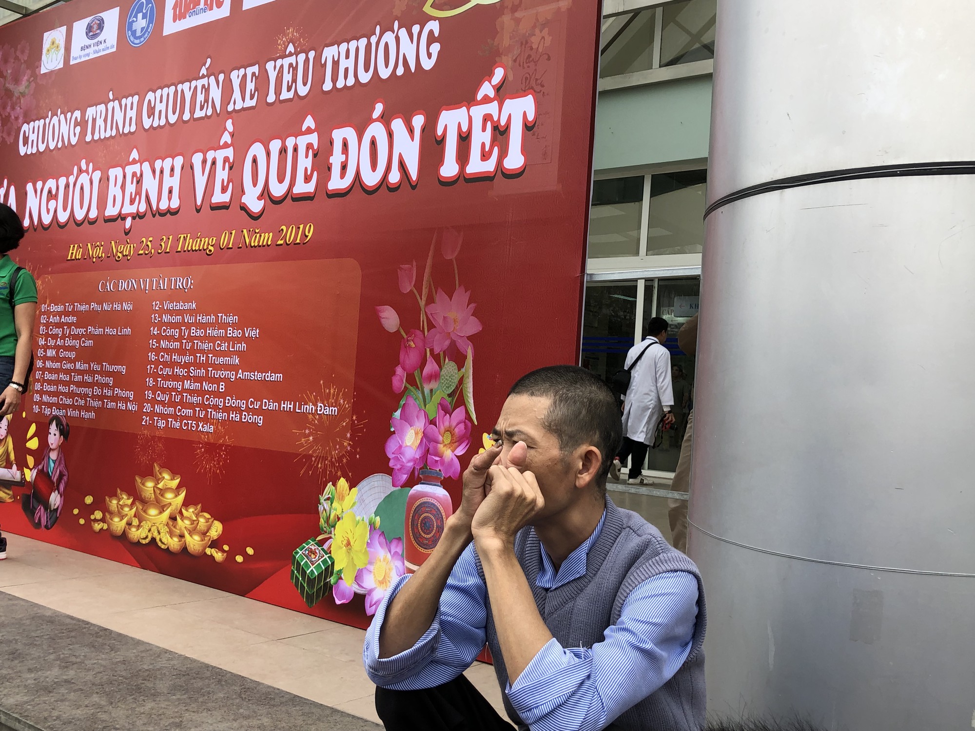 Bệnh nh&acirc;n v&agrave; b&aacute;c sĩ song ca trước khi l&ecirc;n chuyến xe y&ecirc;u thương về ăn Tết - Ảnh 36.
