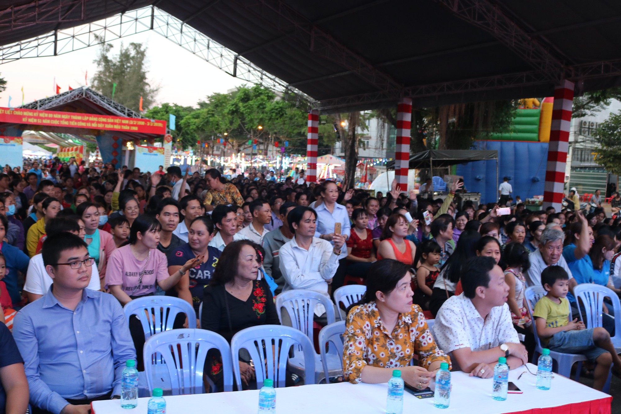 Tết ấm &aacute;p c&ugrave;ng c&ocirc;ng nh&acirc;n xa qu&ecirc; - Ảnh 7.