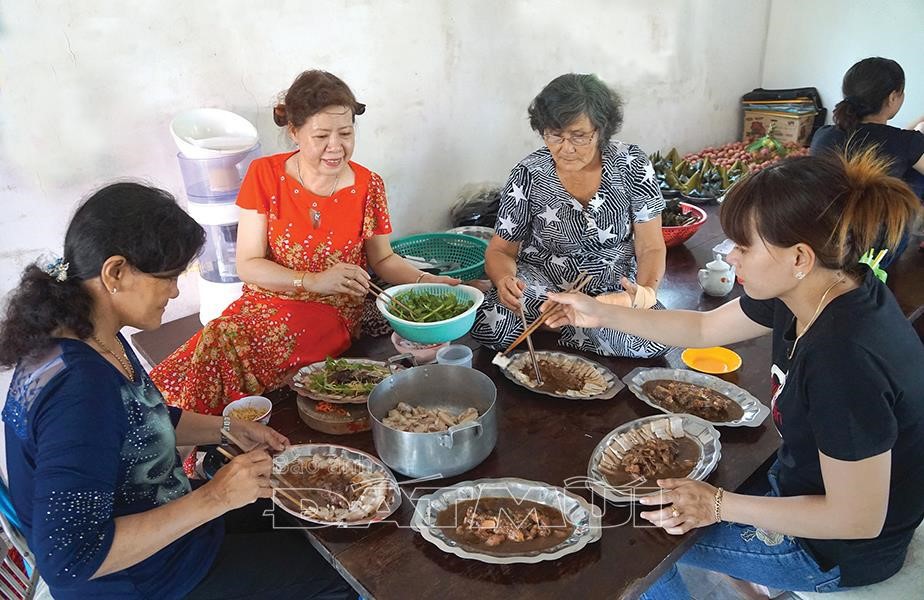 Ngày giáp Tết, chết thèm với mắm chưng nơi cuối đất... - Ảnh 1.