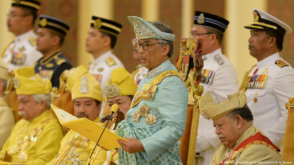 Quốc vương thứ 16 của Malaysia đăng cơ
