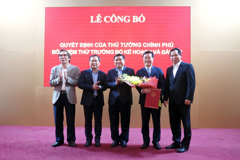 Bộ Kế hoạch v&agrave; Đầu tư c&oacute; t&acirc;n Thứ trưởng 45 tuổi - Ảnh 2.
