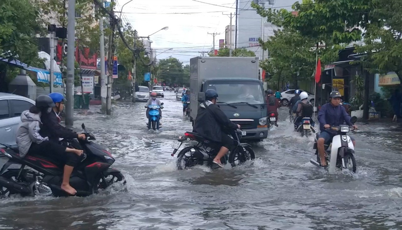 Bạc Li&ecirc;u, C&agrave; Mau ngập kỷ lục do ảnh hưởng b&atilde;o số 1 - Ảnh 10.