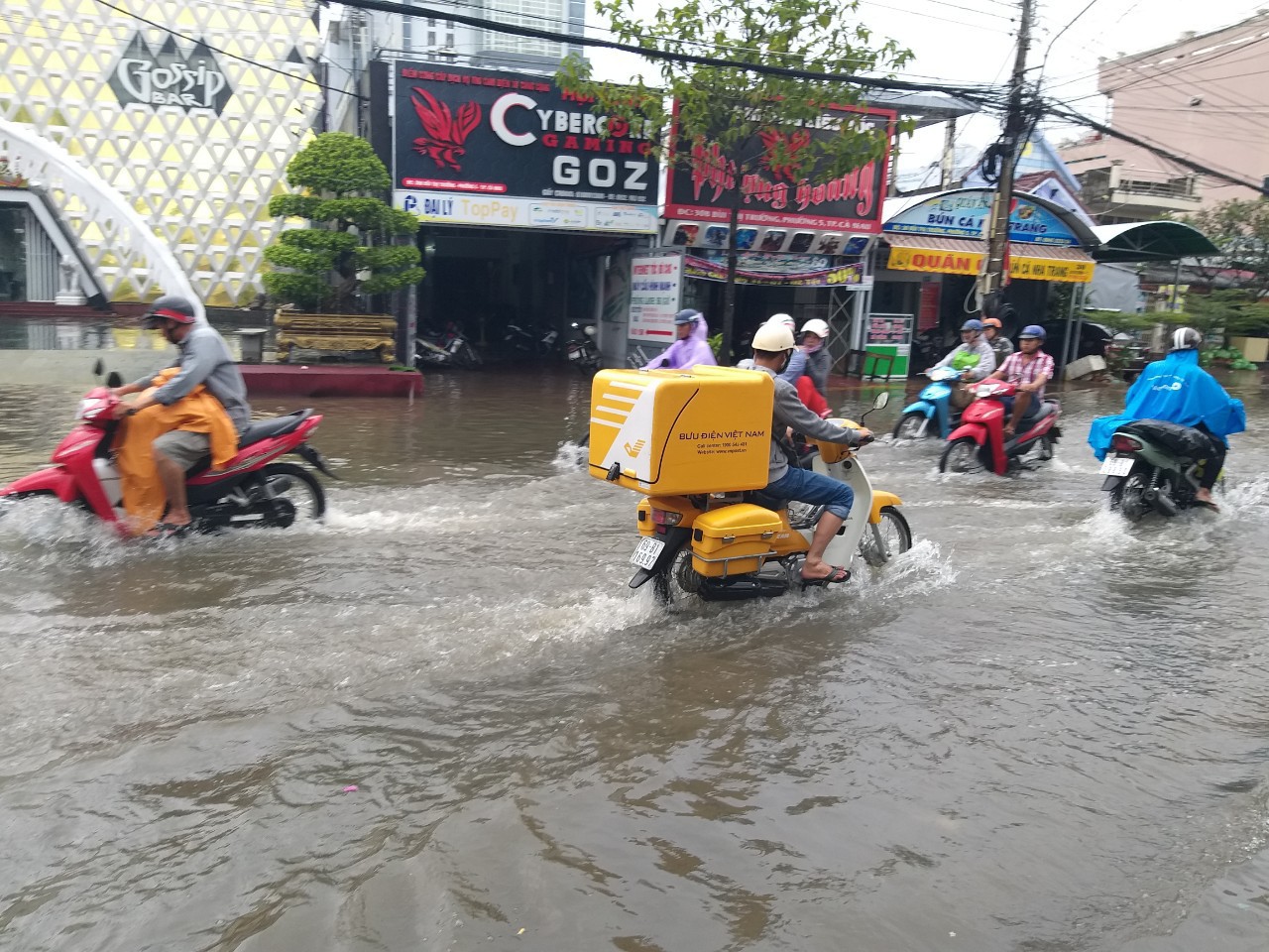 Bạc Li&ecirc;u, C&agrave; Mau ngập kỷ lục do ảnh hưởng b&atilde;o số 1 - Ảnh 12.
