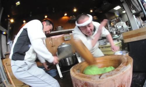 Vì sao mochi là món nguy hiểm nhất của người Nhật vào dịp Tết?
