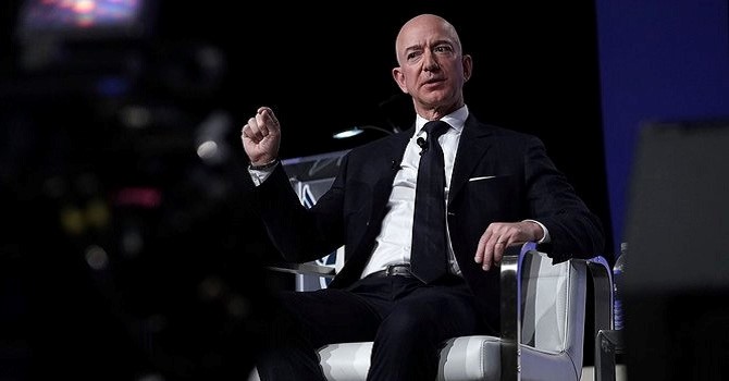 Tỷ ph&uacute; Jeff Bezos từng l&agrave; &ldquo;người ngu nhất c&ocirc;ng ty&rdquo; - Ảnh 1.