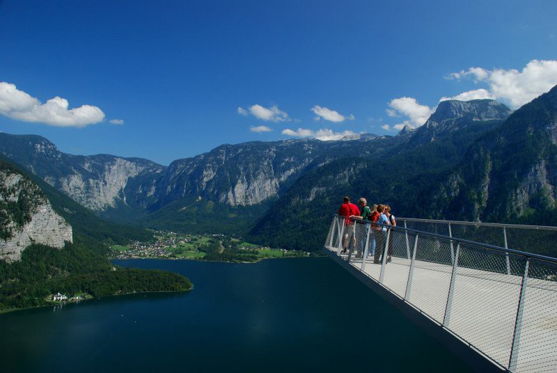 Ngắm nhìn vẻ đẹp tựa thiên đường của thị trấn bên hồ Hallstatt - Ảnh 7.