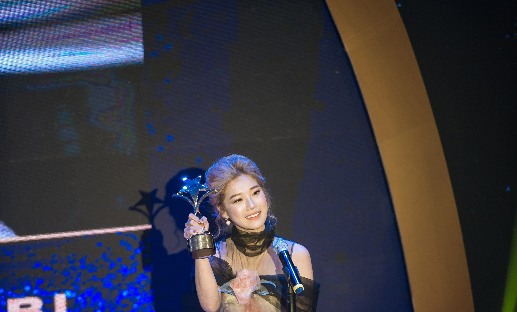 2 ngày, Hoàng Yến Chibi nhận 3 giải thưởng nghệ thuật