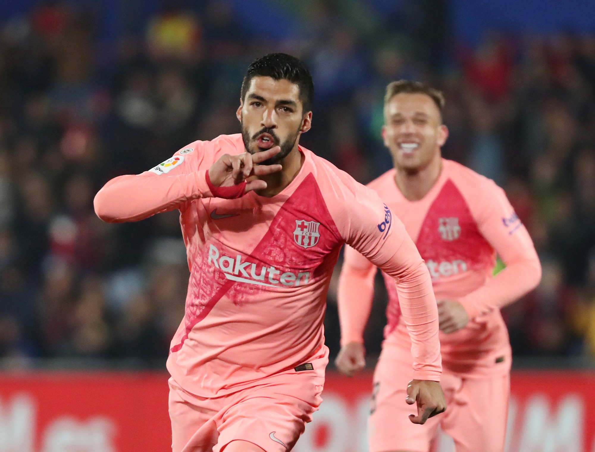 Messi v&agrave; Suarez gi&uacute;p Barcelona gia tăng c&aacute;ch biệt với nh&oacute;m sau - Ảnh 4.