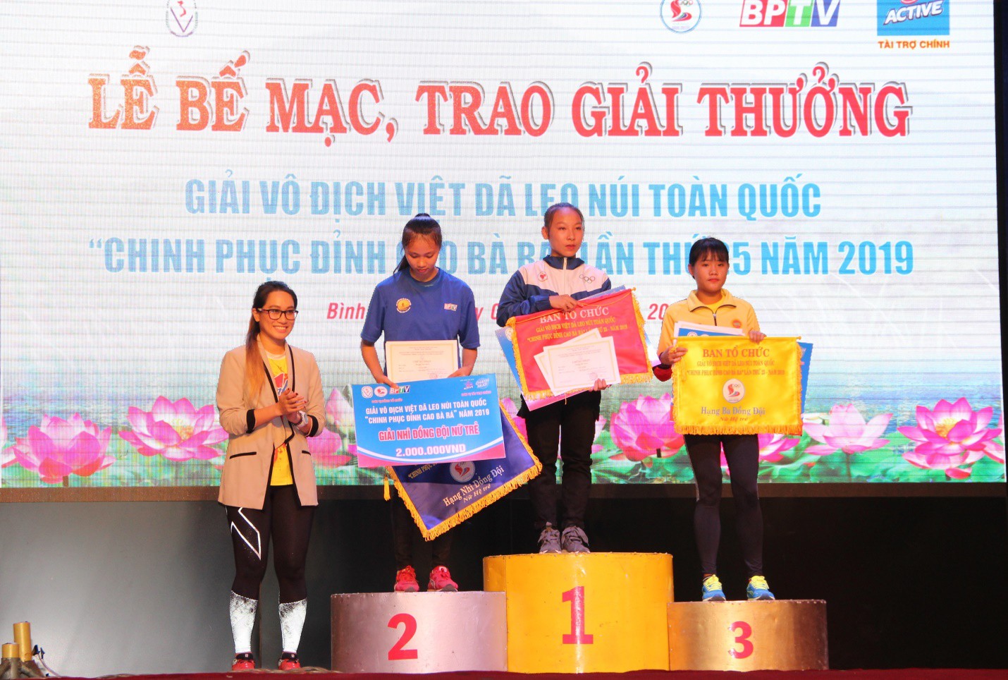Number 1 Active đồng hành cùng giải việt dã leo núi Chinh phục đỉnh Bà Rá lần thứ 25