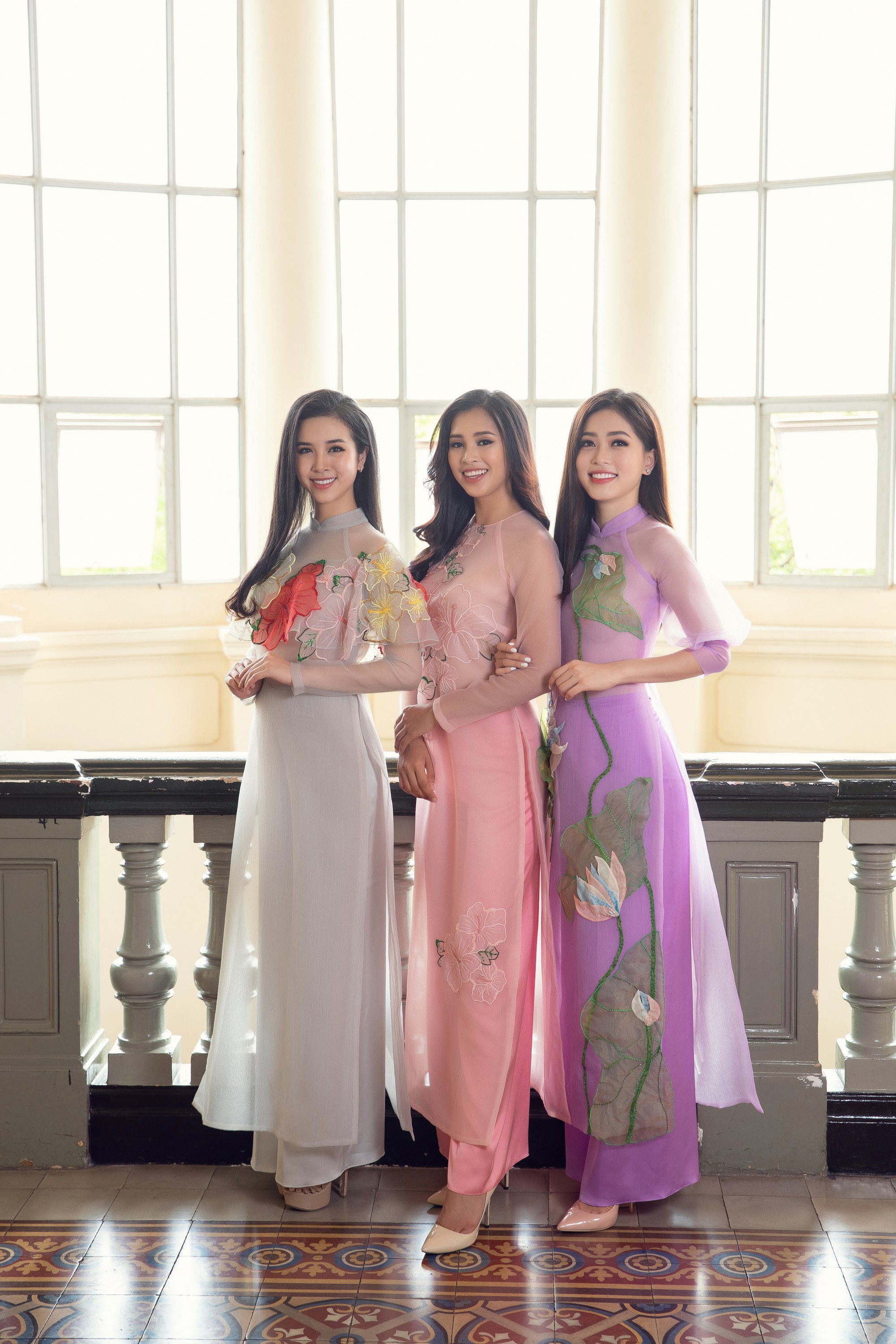 Ngất ngây với vẻ đẹp của top 3 hoa hậu Việt Nam 2018 - Ảnh 5.