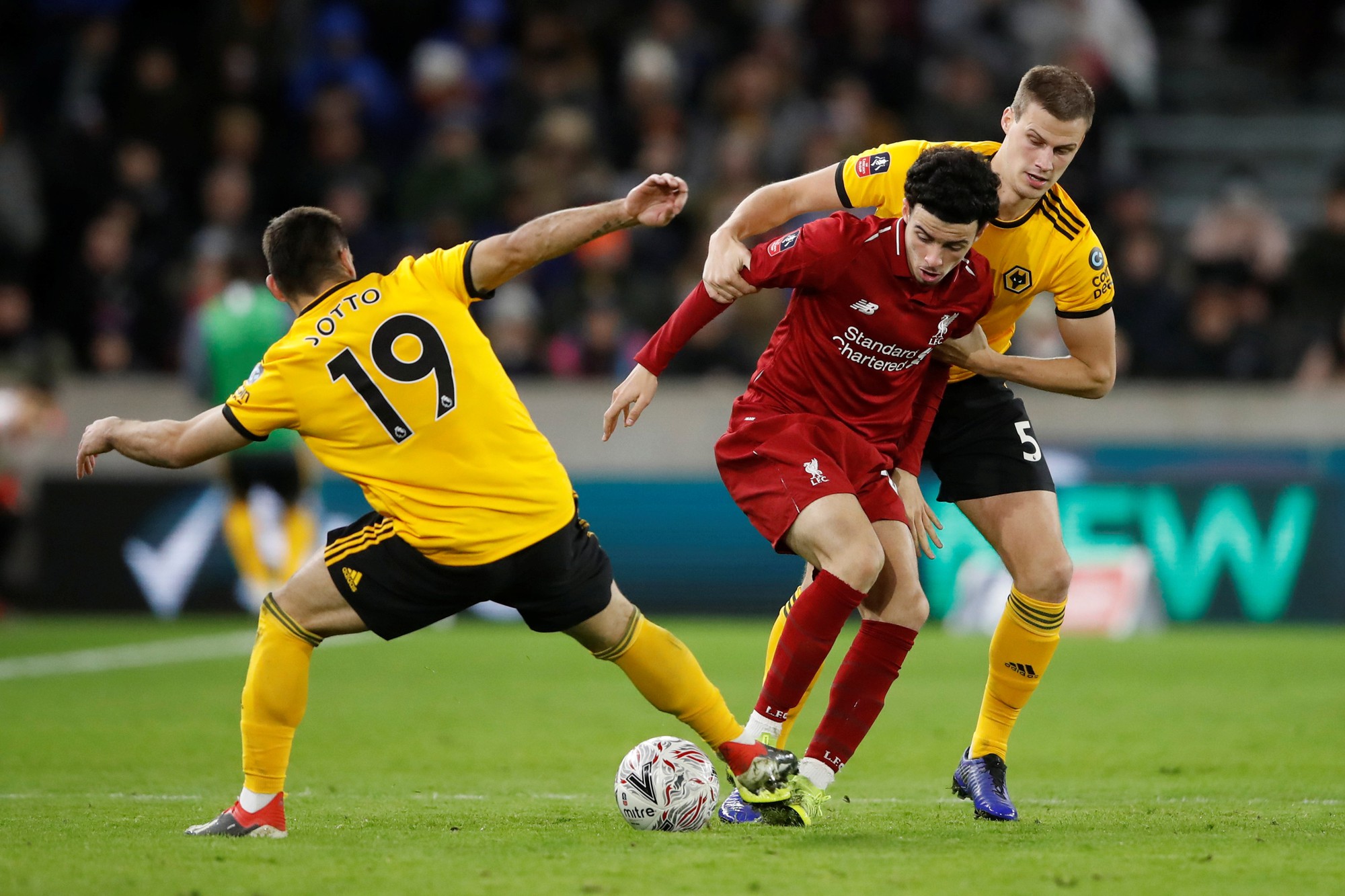 Liverpool bại trận ở FA Cup, dưỡng sức cho Premier League