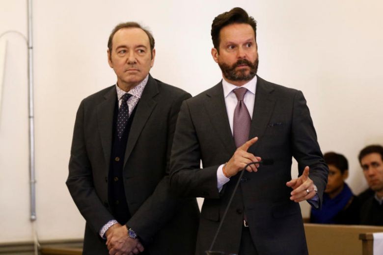Kevin Spacey ra t&ograve;a, phủ nhận tội tấn c&ocirc;ng t&igrave;nh dục - Ảnh 4.