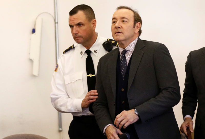 Kevin Spacey ra t&ograve;a, phủ nhận tội tấn c&ocirc;ng t&igrave;nh dục - Ảnh 3.