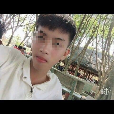 Đâm chết người xong, thiếu niên lên mạng khoe