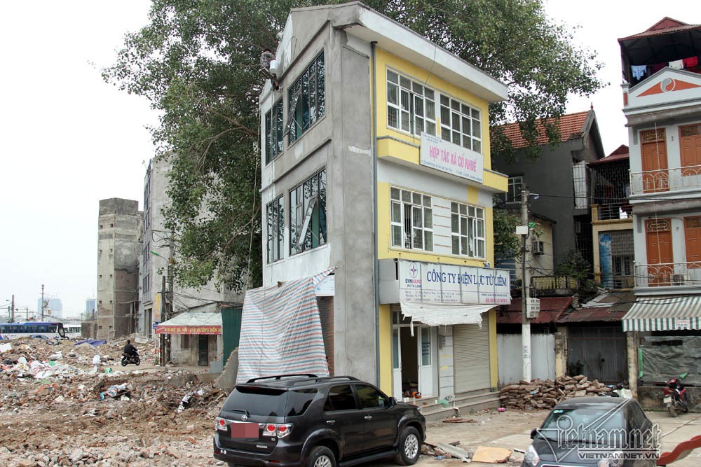 Nhiều nh&agrave; si&ecirc;u kỳ dị tr&ecirc;n đường ng&agrave;n tỉ ở thủ đ&ocirc; - Ảnh 8.