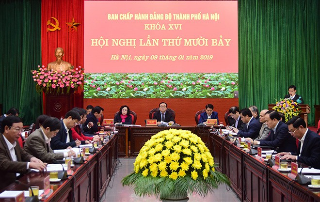 Hà Nội cách chức, khai trừ hàng loạt cán bộ, đảng viên