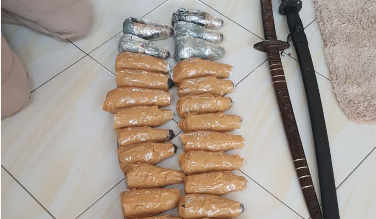 Các cửa hàng Trung Quốc tại Indonesia trở thành mục tiêu đánh bom xăng - Ảnh 1.