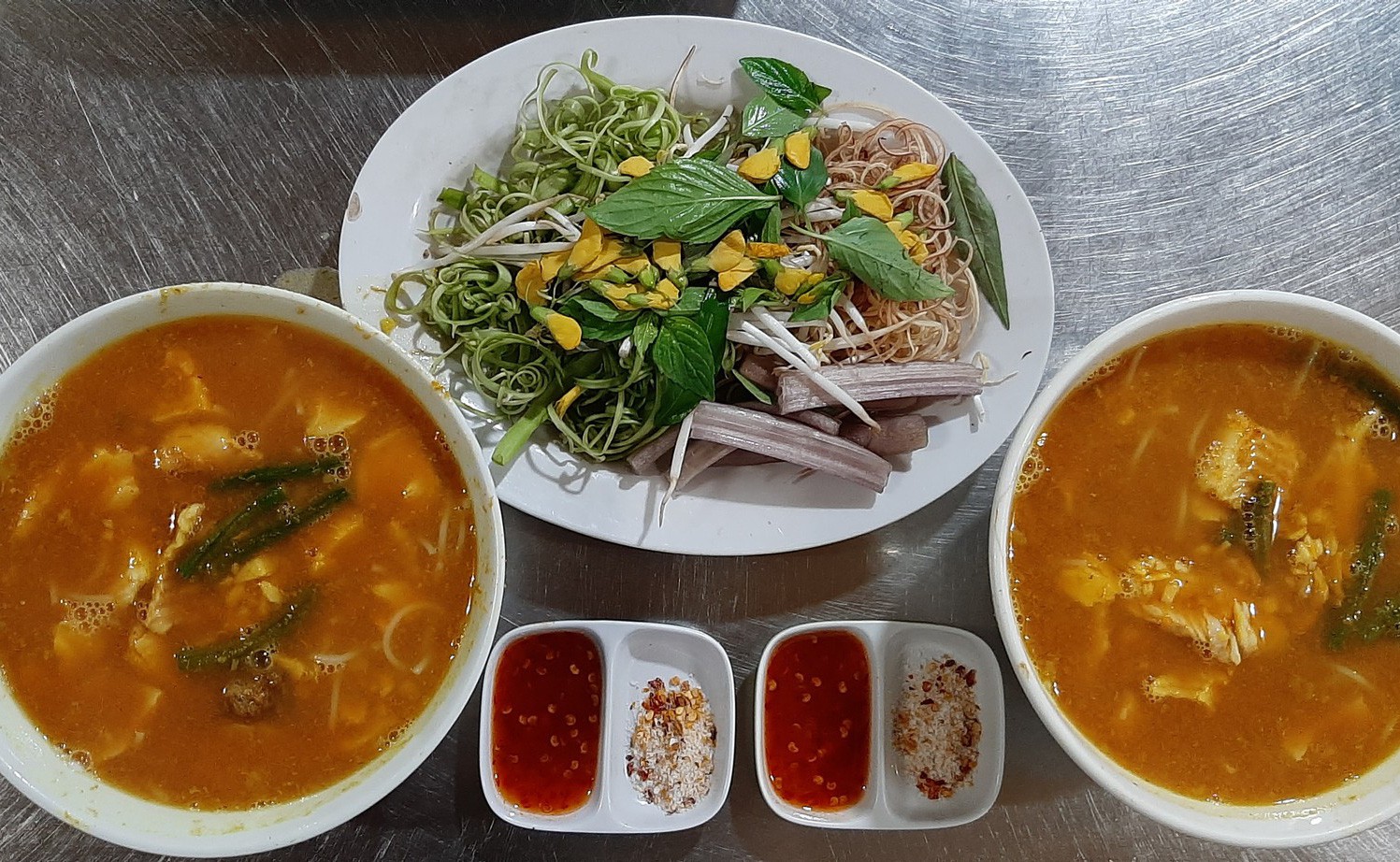 Đi chợ hoa, ăn hàng mê mệt