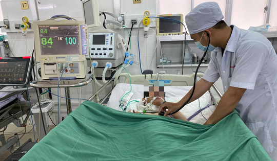Hai bệnh viện cùng “báo động đỏ”, cứu sống bệnh nhân ngưng tim khi chưa vào viện