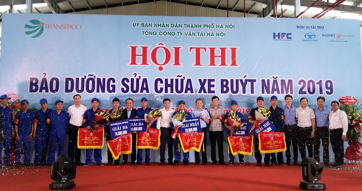Hà Nội: Thợ bảo dưỡng sửa chữa xe buýt sôi nổi tranh tài