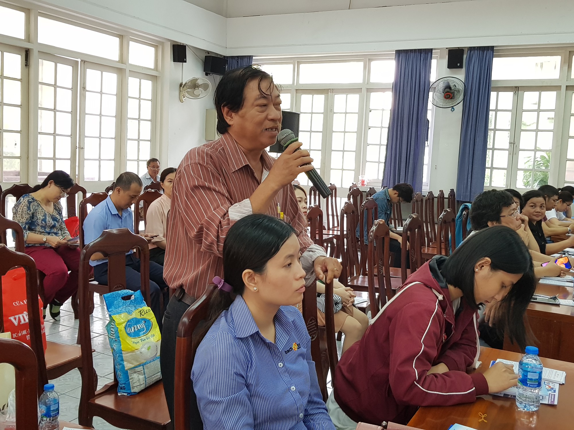 Đơn giản thủ tục để thuận lợi cho người lao động, doanh nghiệp - Ảnh 2.