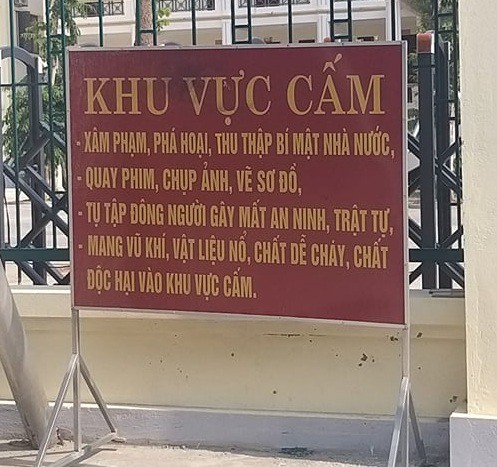 Xã đồng loạt cấm người dân quay phim, chụp ảnh để đảm bảo “bí mật” - Ảnh 2.