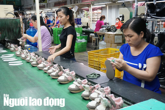 Tâm sự nhói lòng của nữ công nhân về việc tăng tuổi hưu