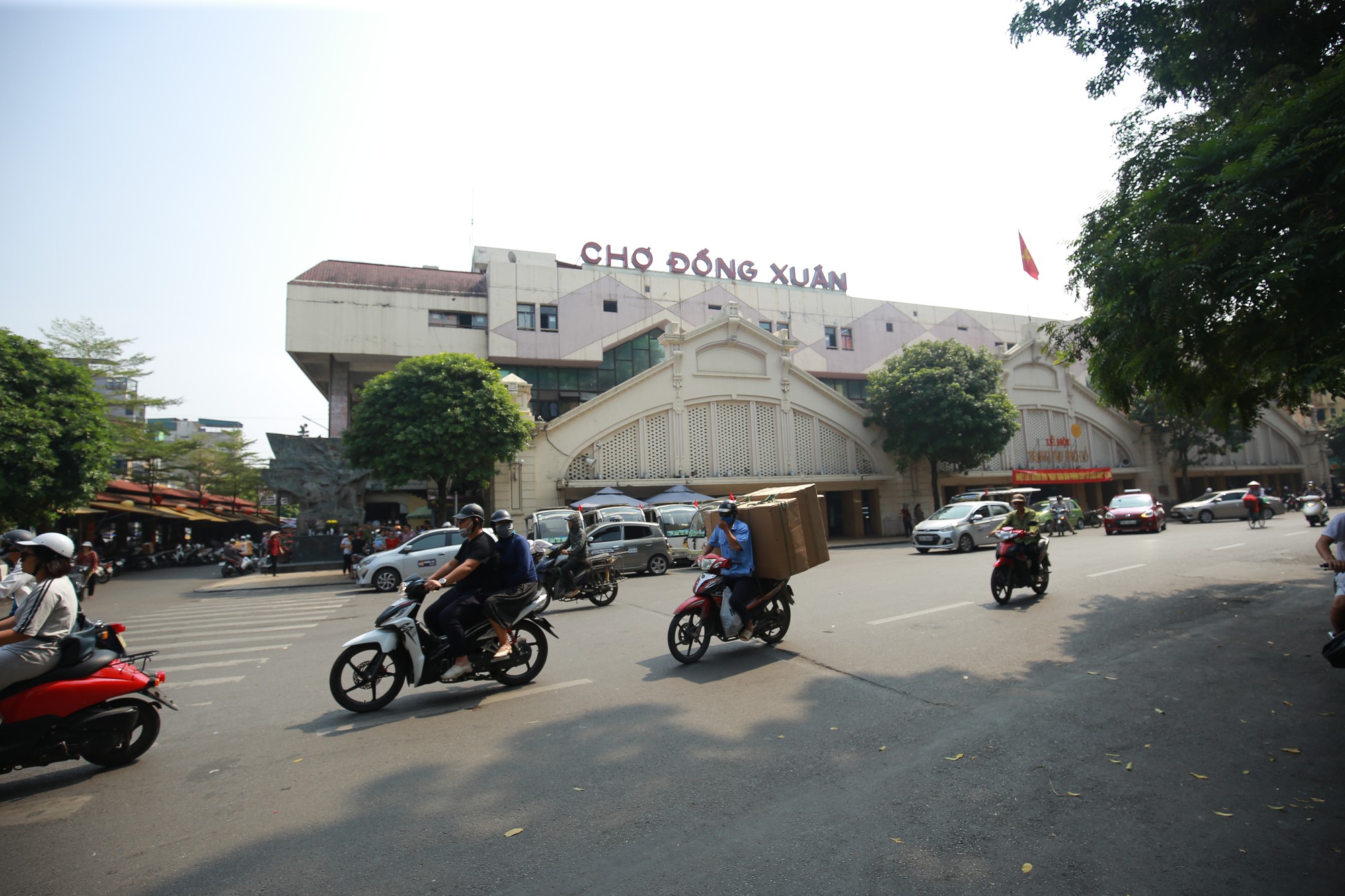 Ngắm những c&ocirc;ng tr&igrave;nh gắn liền với lịch sử 65 năm ng&agrave;y giải ph&oacute;ng Thủ đ&ocirc; - Ảnh 8.