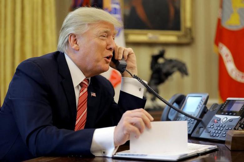 Cực kỳ thận trọng trước những cuộc điện đàm "rất khó tránh" với ông Trump