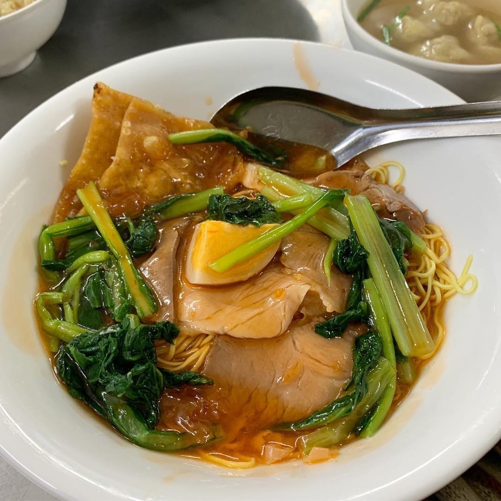 5 địa chỉ ăn mì vằn thắn ngon cho ngày se lạnh ở Hà Nội - Ảnh 1.