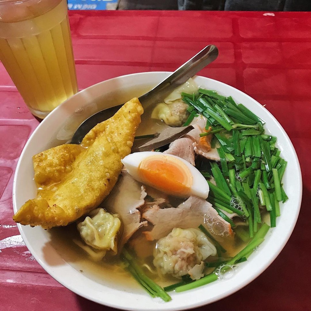 5 địa chỉ ăn mì vằn thắn ngon cho ngày se lạnh ở Hà Nội