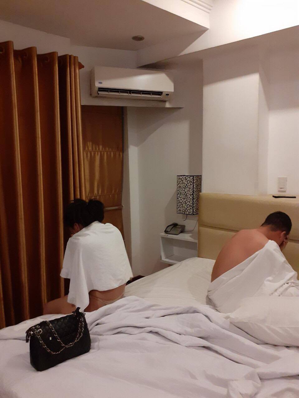 Tiếp viên nhà hàng Happy ở quận 1 "mây mưa" với khách