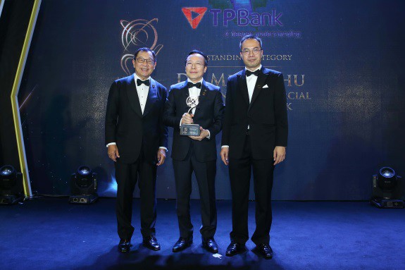 Chủ tịch TPBank được vinh danh là Doanh nhân xuất sắc châu Á