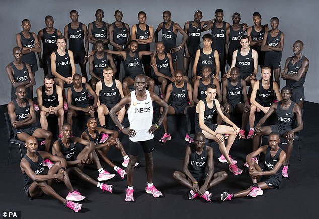 Si&ecirc;u nh&acirc;n Eliud Kipchoge chạy marathon dưới mốc 2 giờ - Ảnh 7.