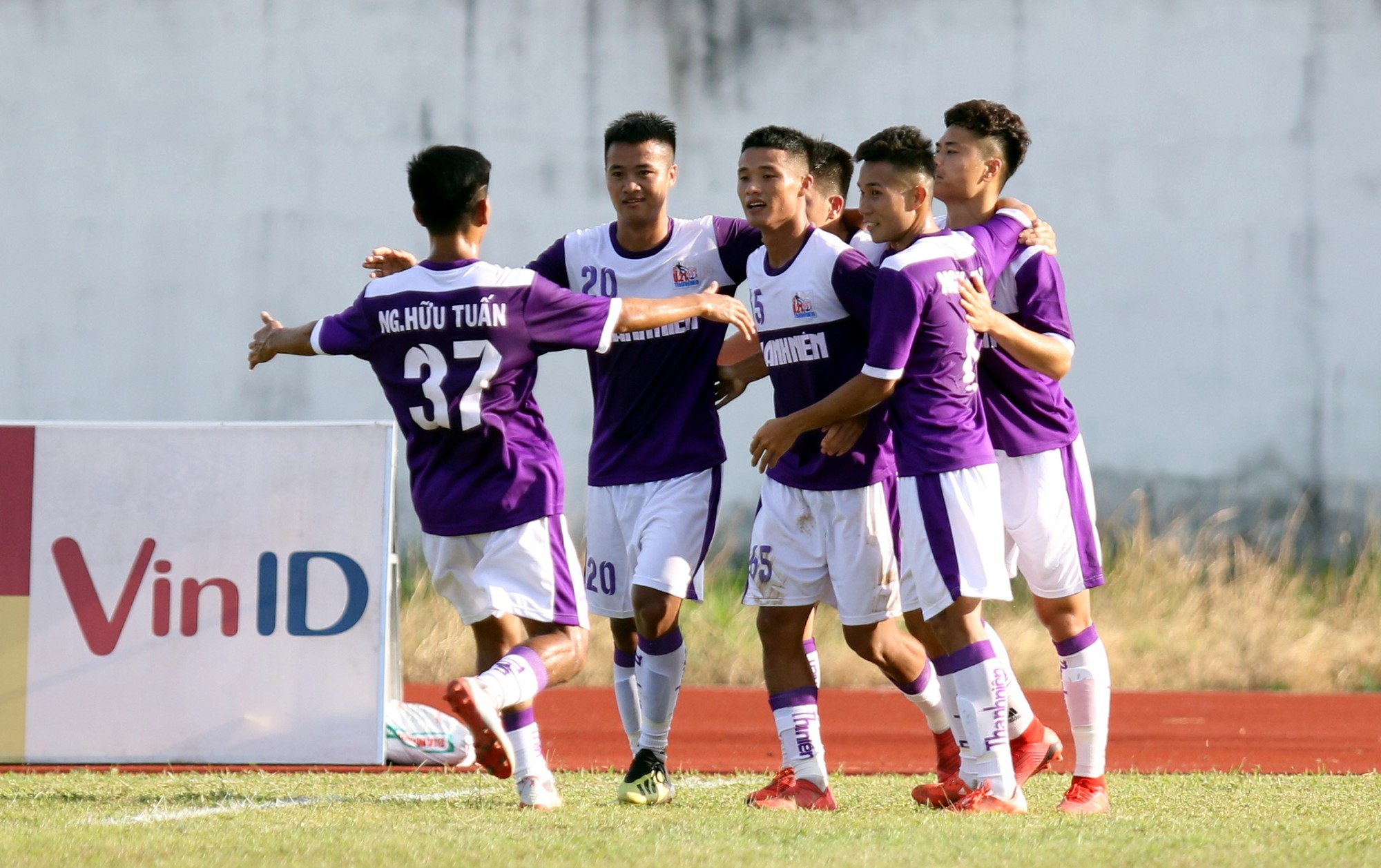 Giải U21 quốc gia: Đương kim v&ocirc; địch H&agrave; Nội vất vả thắng trận ra qu&acirc;n  - Ảnh 4.